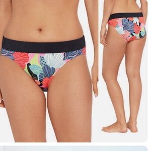 AVIA Coral Reef Midrise Bottom Colorblock.